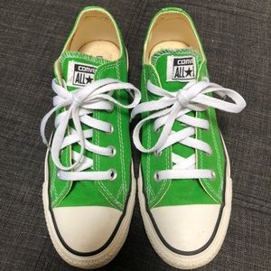 Kelly Green Converse
